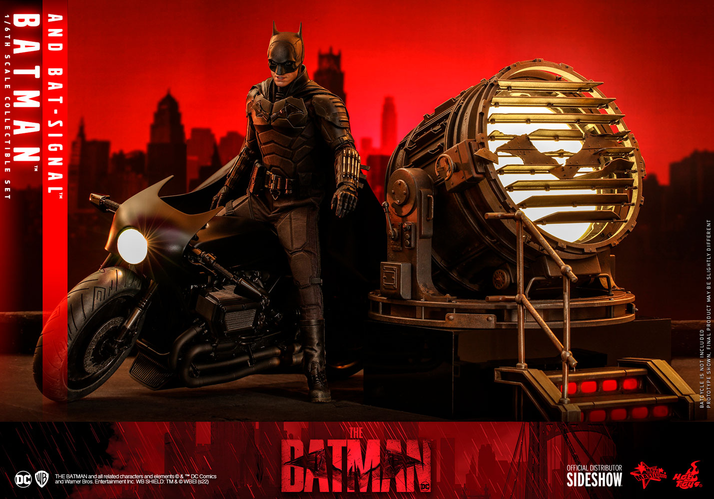 Hot Toys Batman and Bat-Signal Collectible Set