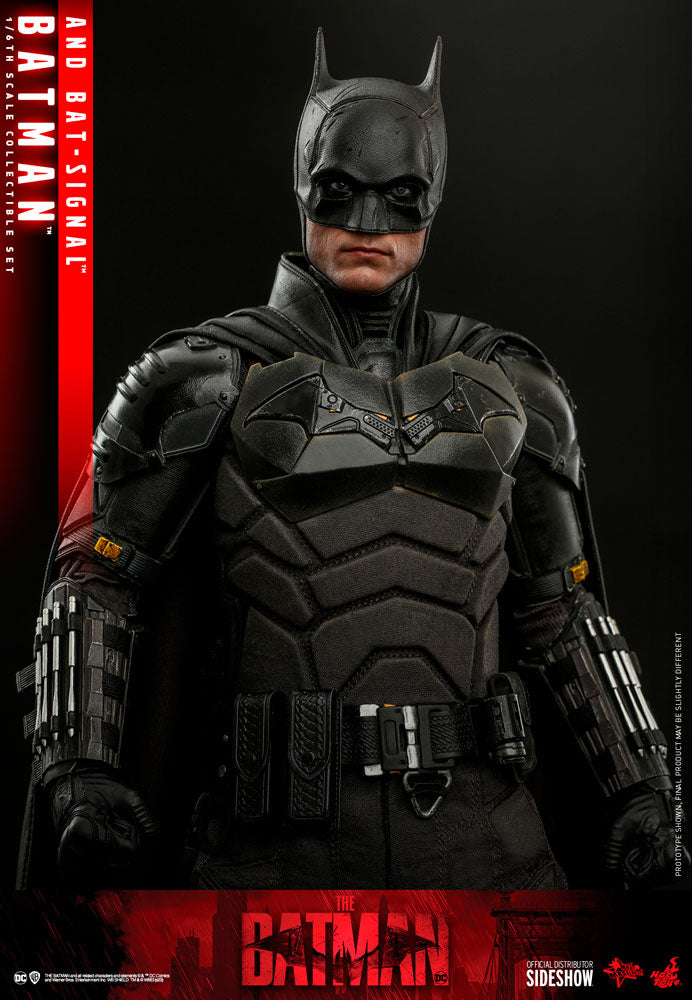Hot Toys Batman and Bat-Signal Collectible Set