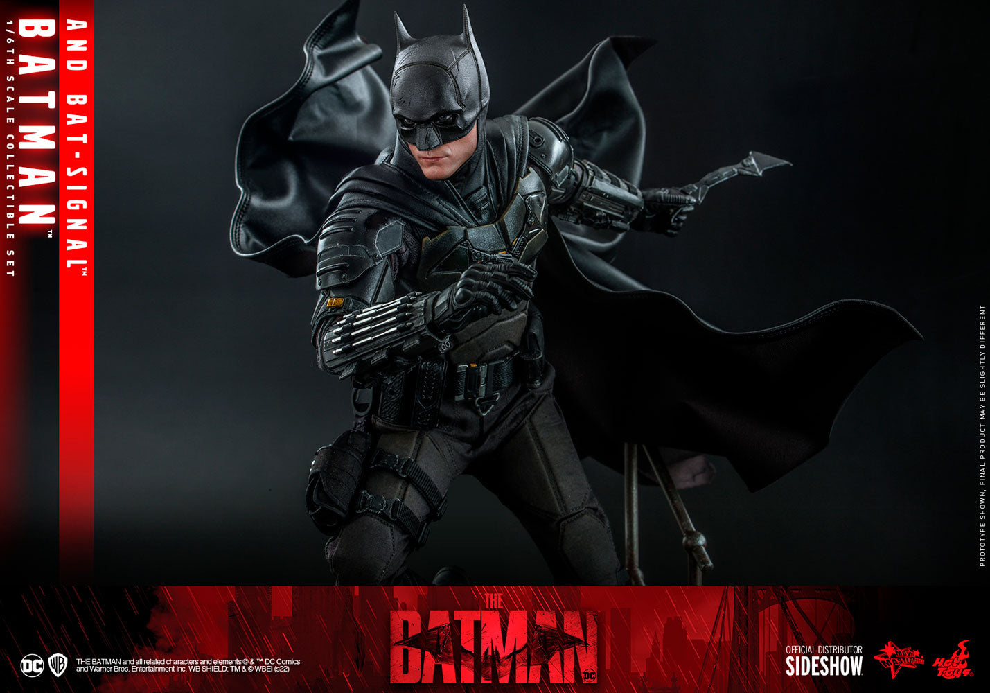 Hot Toys Batman and Bat-Signal Collectible Set
