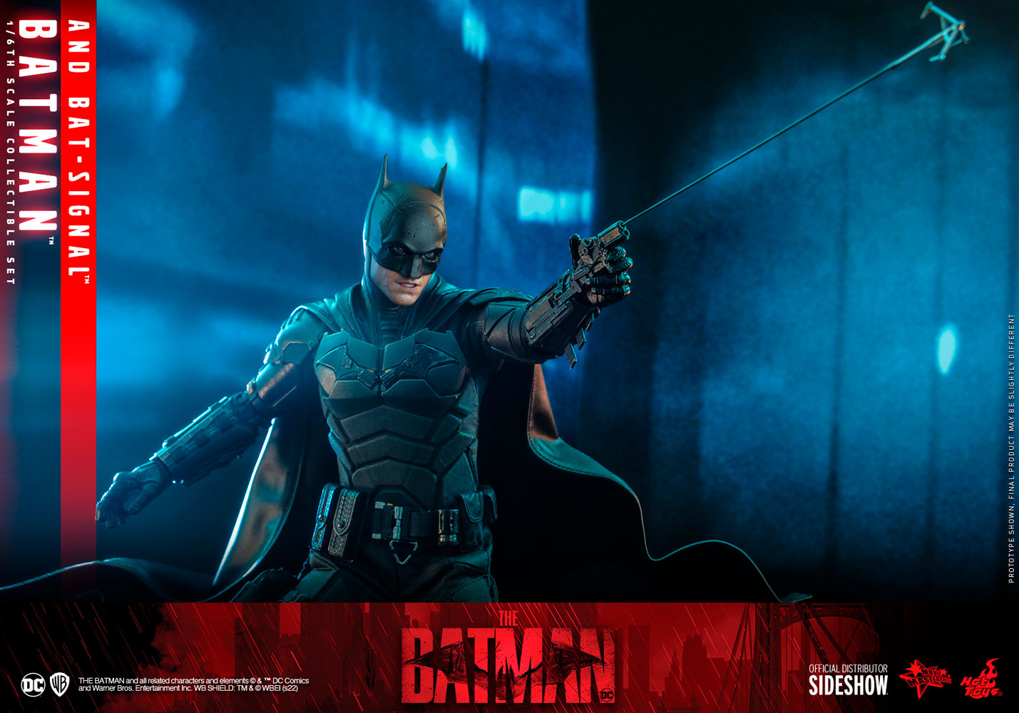 Hot Toys Batman and Bat-Signal Collectible Set