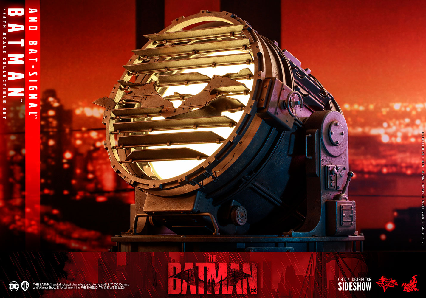 Hot Toys Batman and Bat-Signal Collectible Set