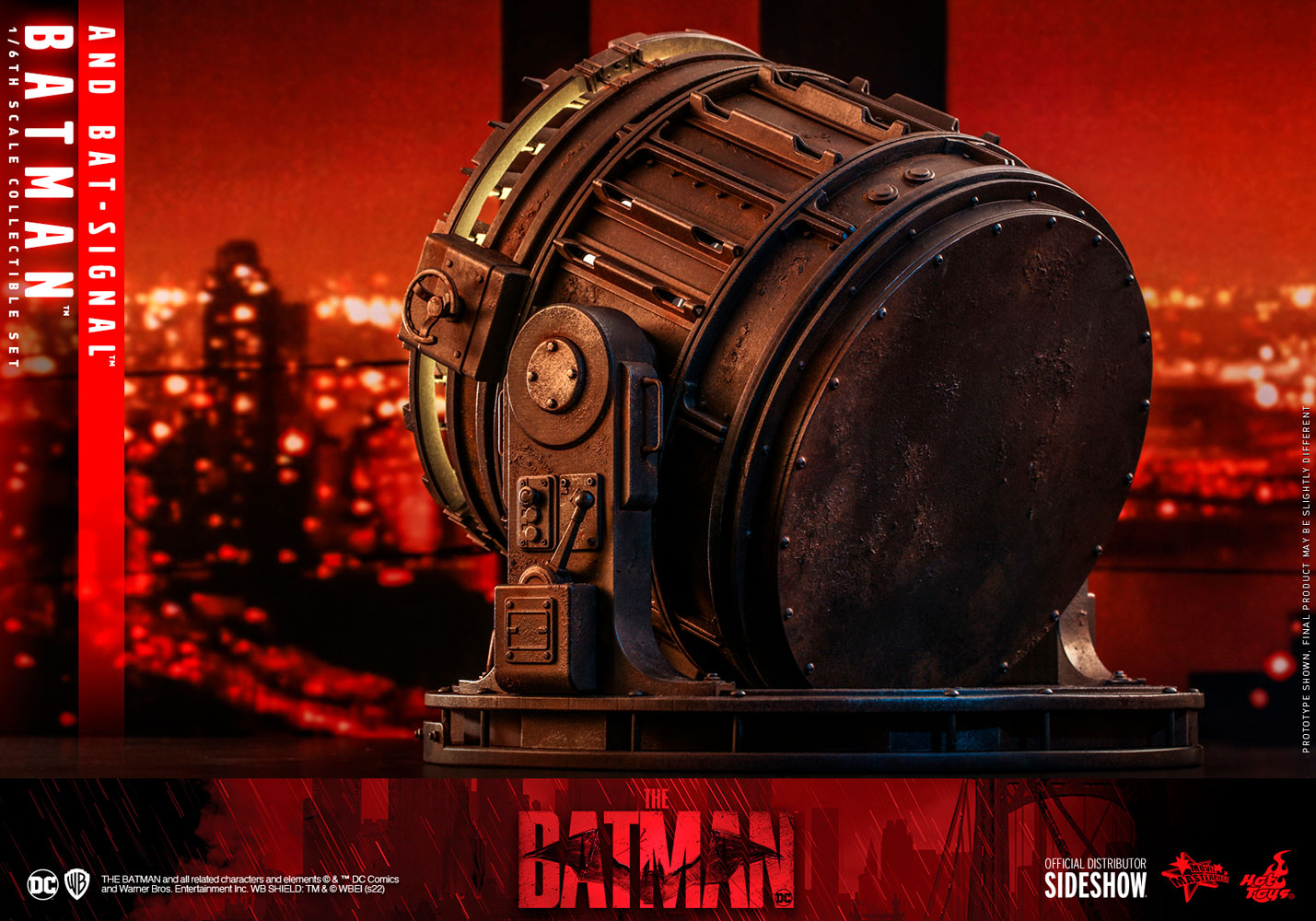 Hot Toys Batman and Bat-Signal Collectible Set
