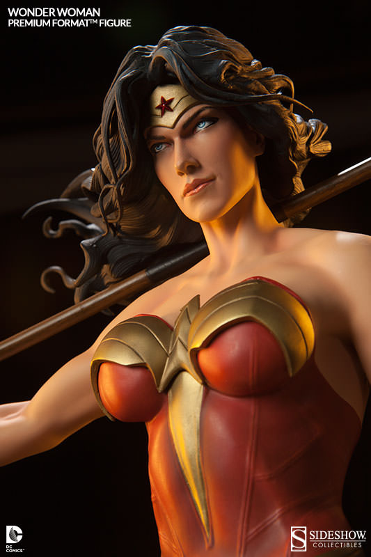 Wonder Woman DC Comics Premium Format Figure by Sideshow Collectibles - Collectors Row Inc.
