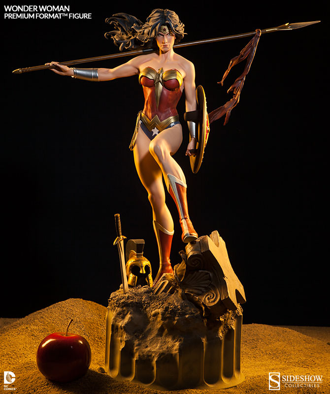 Wonder Woman DC Comics Premium Format Figure by Sideshow Collectibles - Collectors Row Inc.