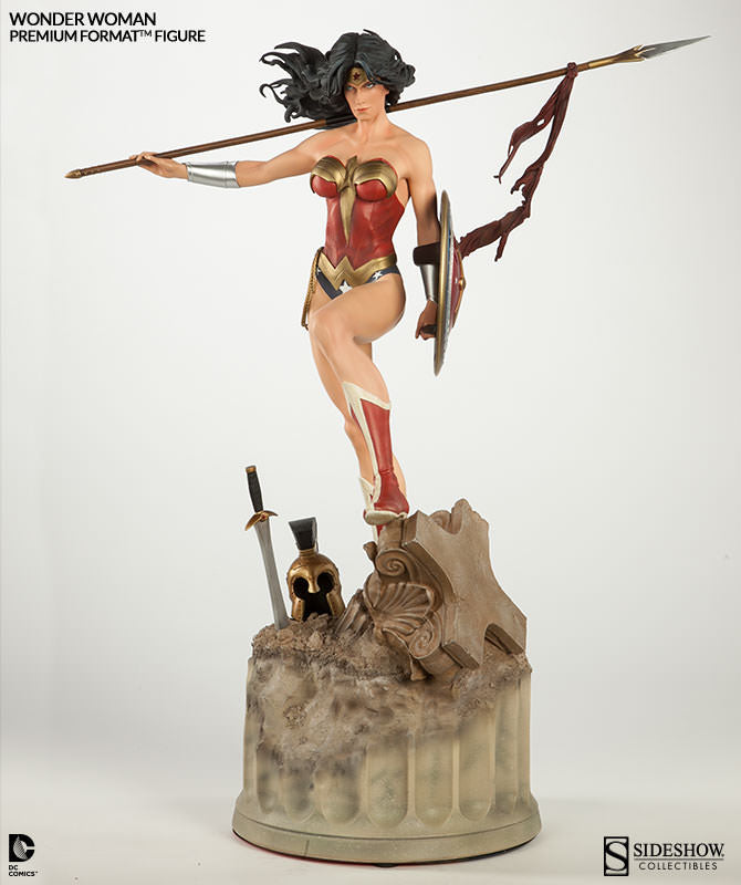 Wonder Woman DC Comics Premium Format Figure by Sideshow Collectibles - Collectors Row Inc.
