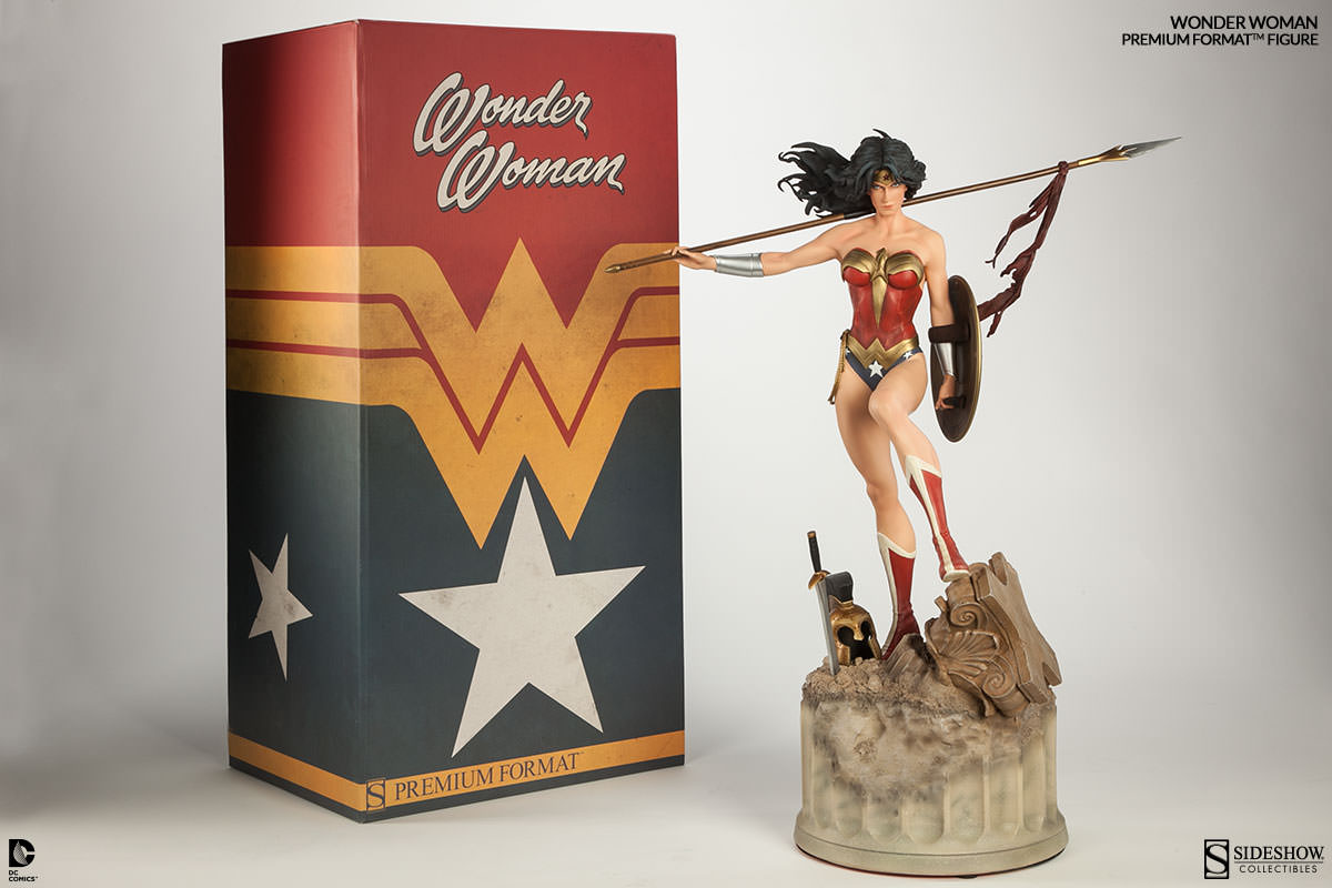 Wonder Woman DC Comics Premium Format Figure by Sideshow Collectibles - Collectors Row Inc.