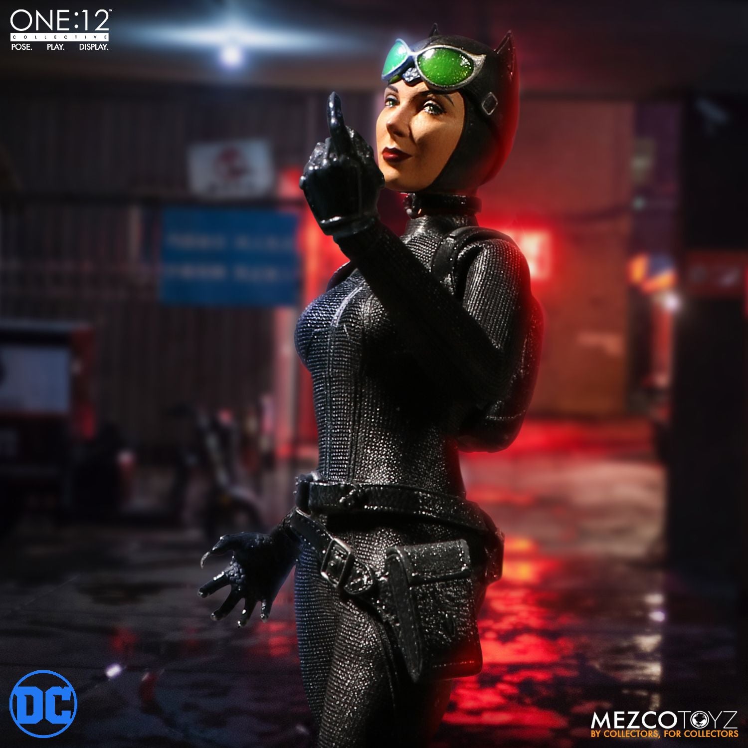 Mezco CATWOMAN One:12 Collective DC Universe Action Figure - Collectors Row Inc.