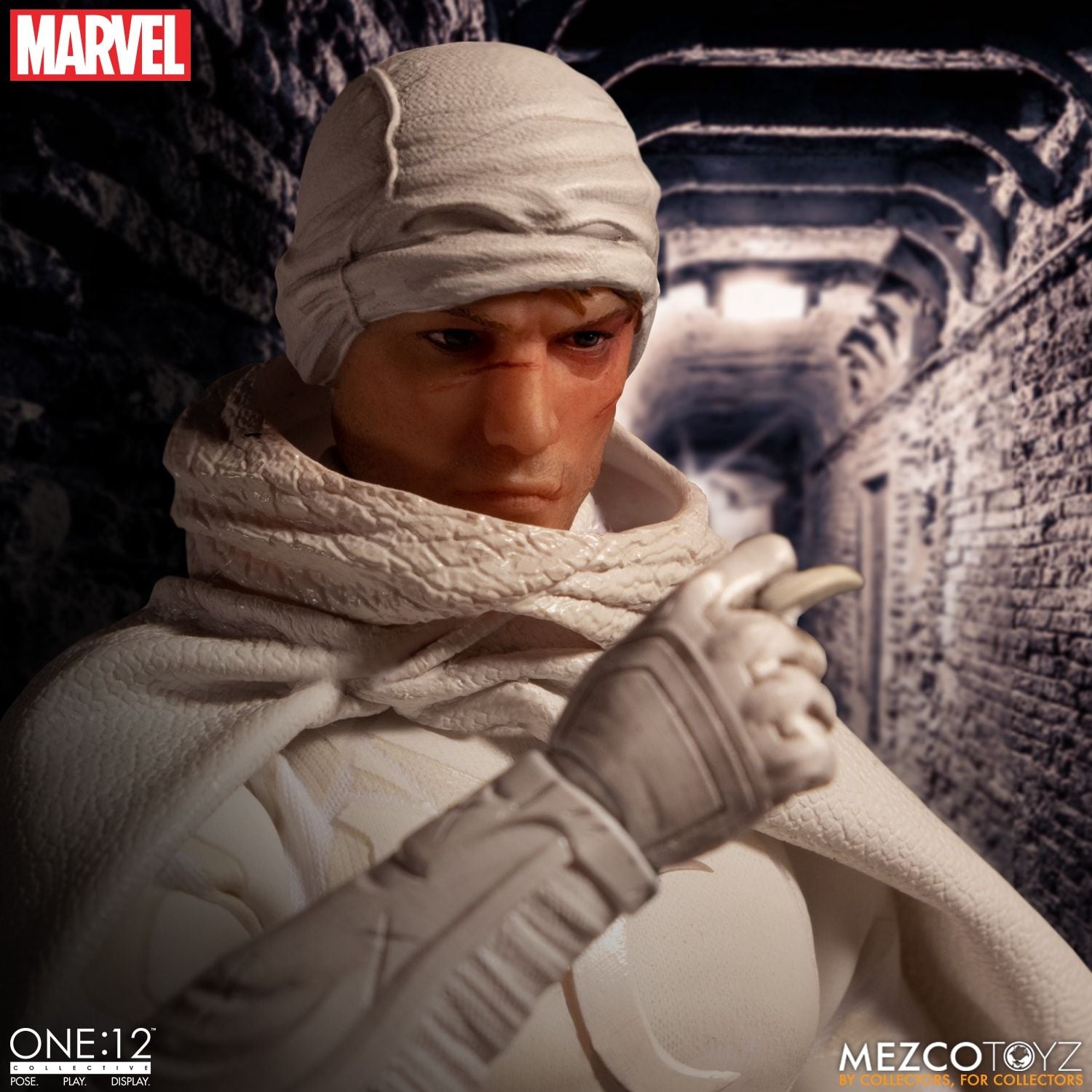 Mezco Marvel One:12 Collective Moon Knight Action Figure - Collectors Row Inc.