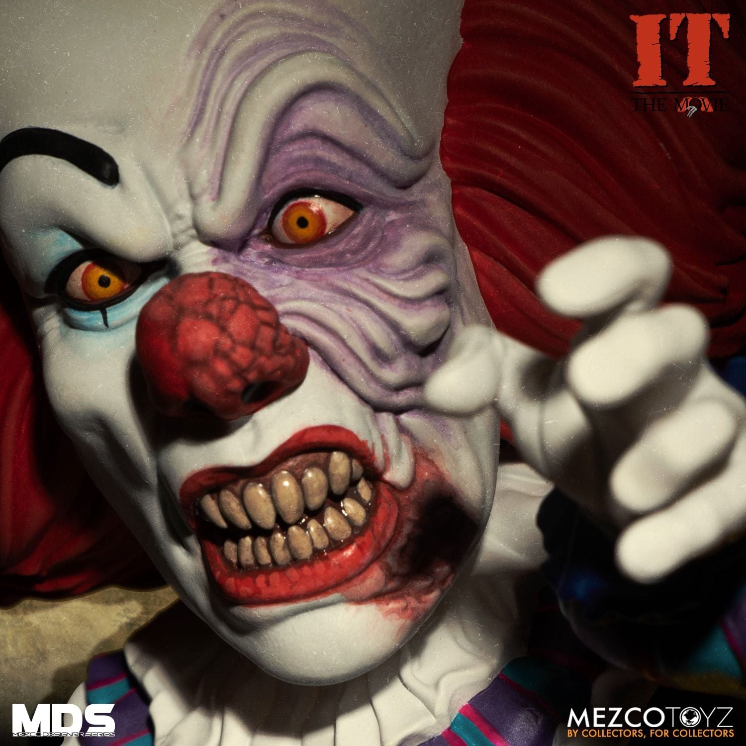 IT Pennywise 1990 MDS Deluxe Figure