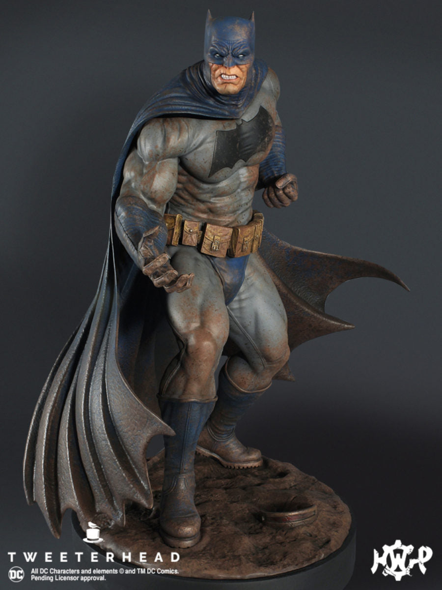 Batman Dark Knight Maquette - Exclusive Muddy Edition
