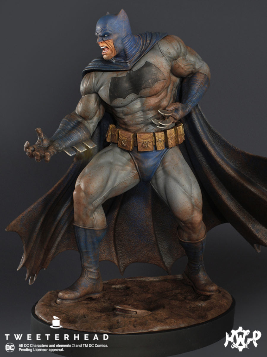 Batman Dark Knight Maquette - Exclusive Muddy Edition