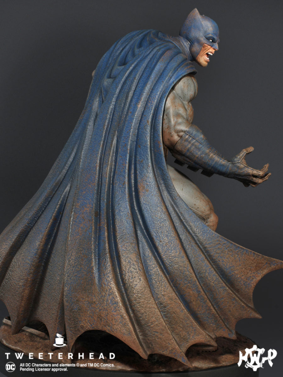 Batman Dark Knight Maquette - Exclusive Muddy Edition