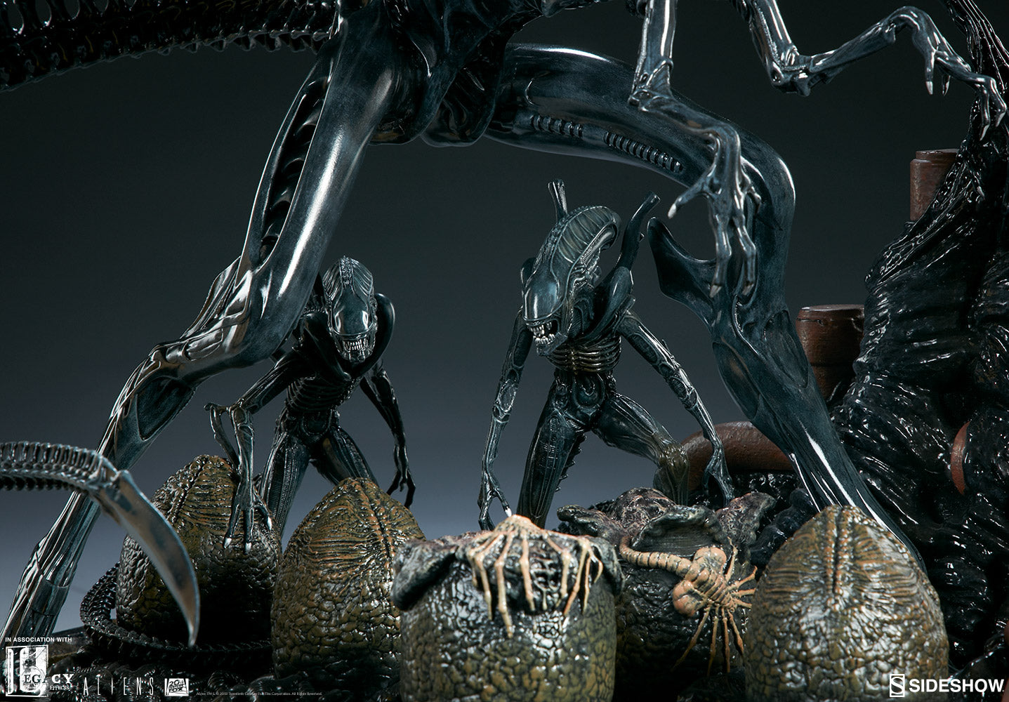 Alien Queen Maquette Legacy Effects Statue by Sideshow Collectibles - Collectors Row Inc.