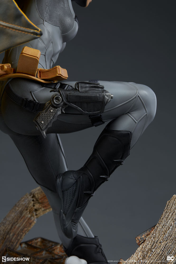 Batgirl DC Batman Barbara Gordon Premium Format Figure Statue by Sideshow Collectibles - Collectors Row Inc.