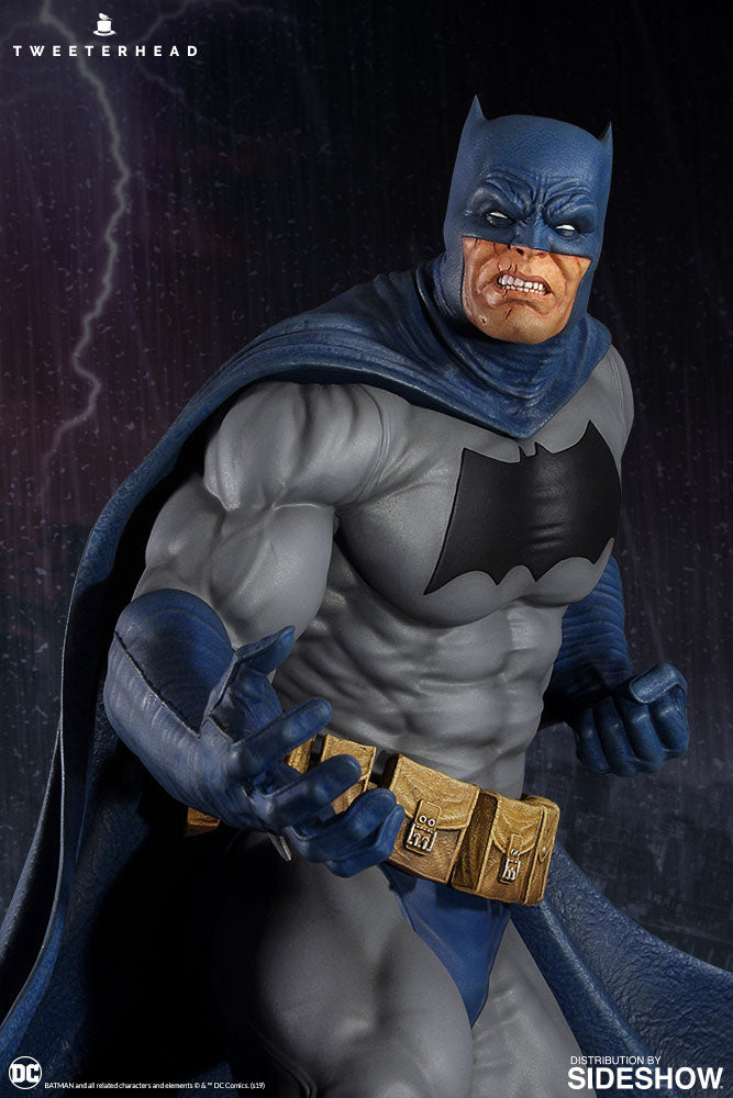 Batman Dark Knight Maquette - Collectors Row Inc.