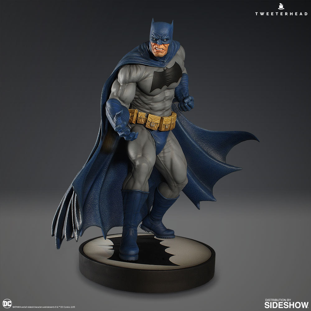 Batman Dark Knight Maquette - Collectors Row Inc.