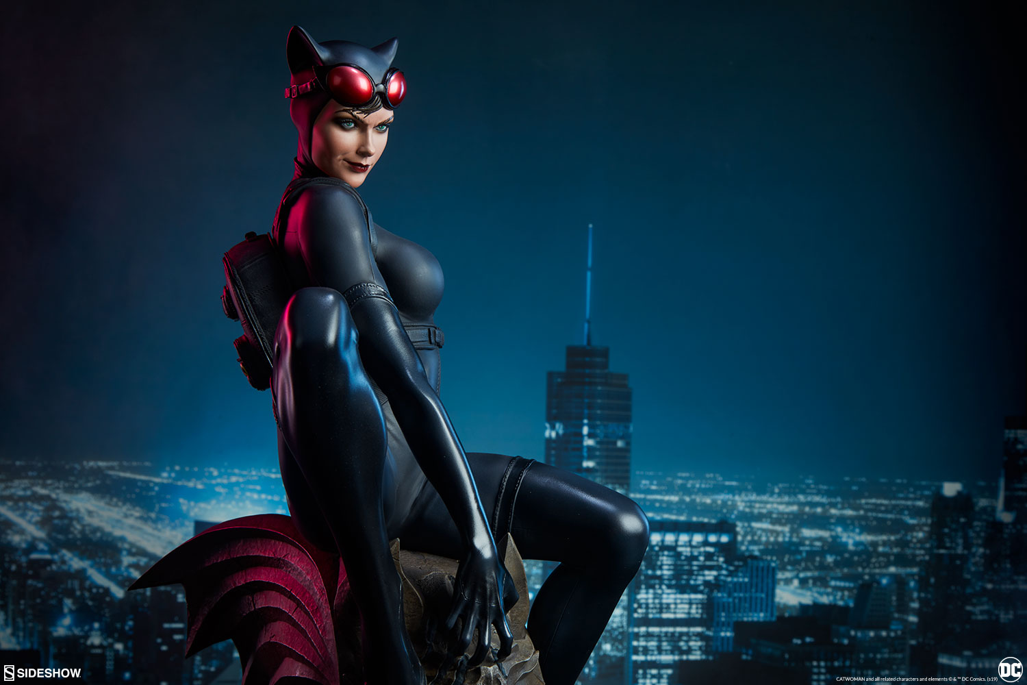 Catwoman DC Comics Premium Format Figure by Sideshow Collectibles - Collectors Row Inc.