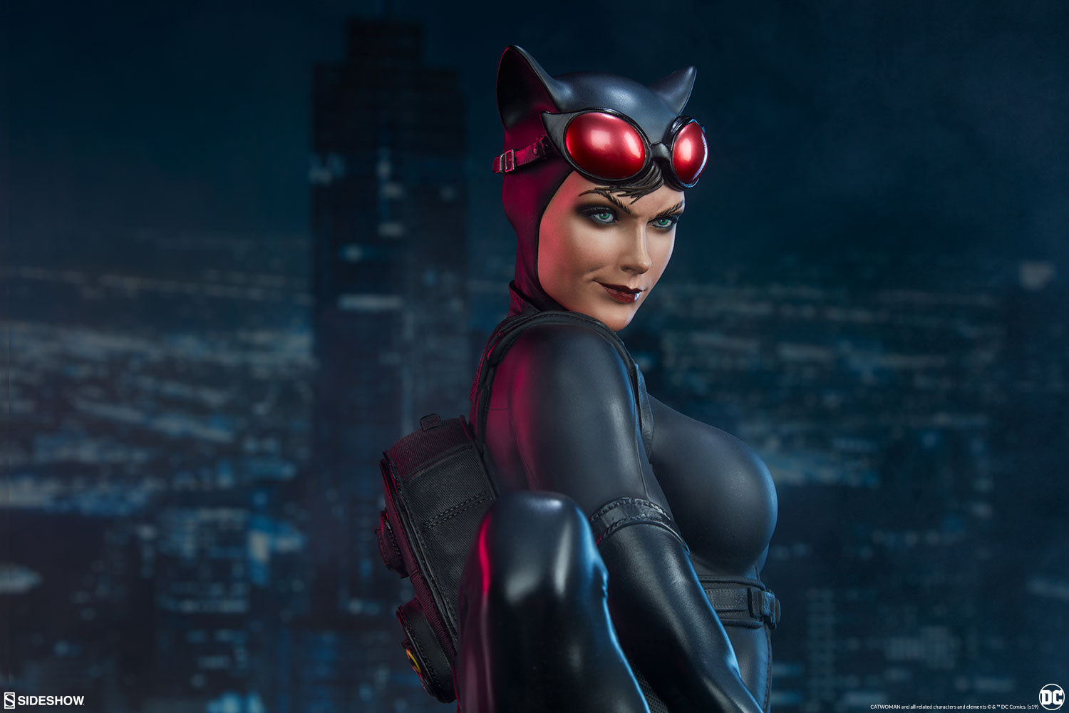 Catwoman DC Comics Premium Format Figure by Sideshow Collectibles - Collectors Row Inc.