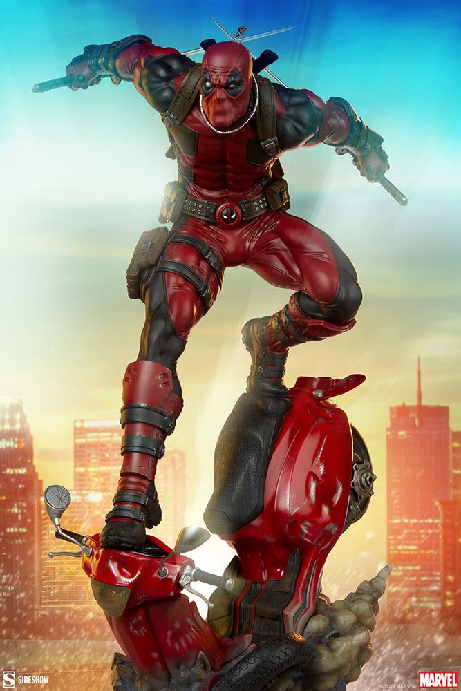 Deadpool Premium Format™ Figure