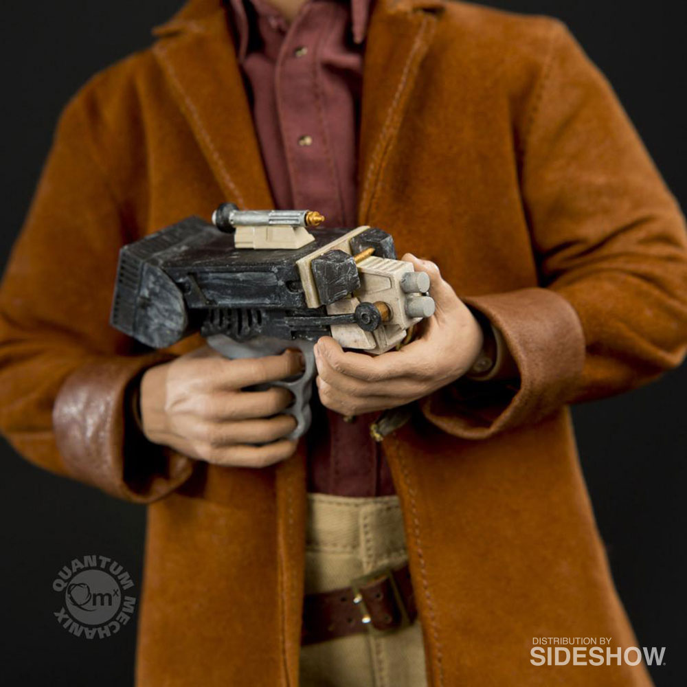 Firefly Serenity Malcolm Reynolds 1/6 Sixth Scale Figure by QMX - Collectors Row Inc.
