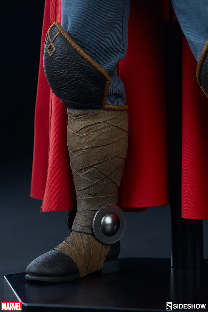 Thor Sixth Scale Figure by Sideshow Collectibles - Collectors Row Inc.