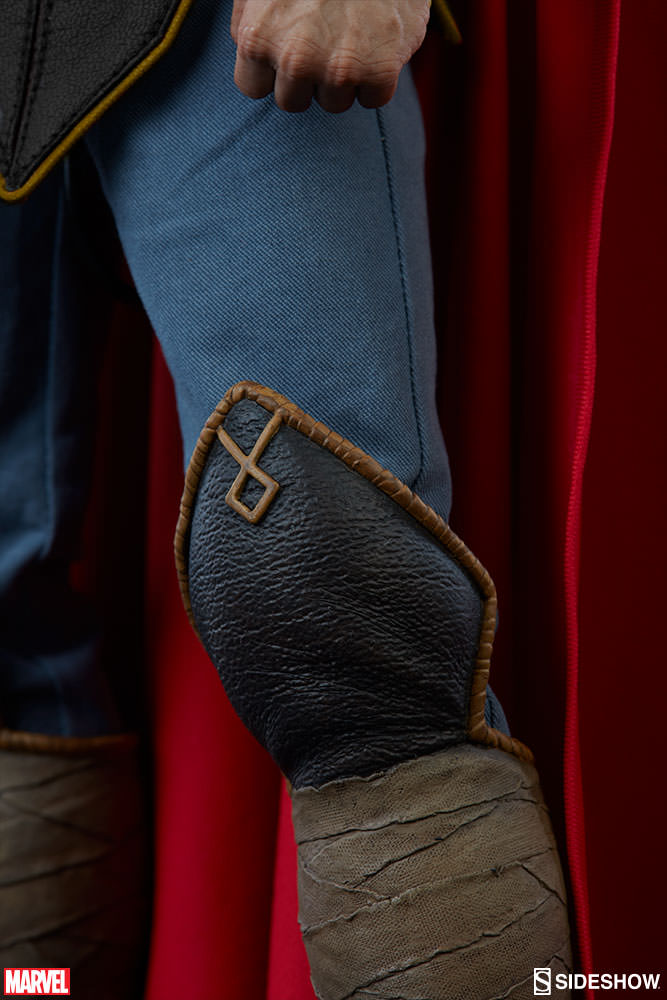 Thor Sixth Scale Figure by Sideshow Collectibles - Collectors Row Inc.