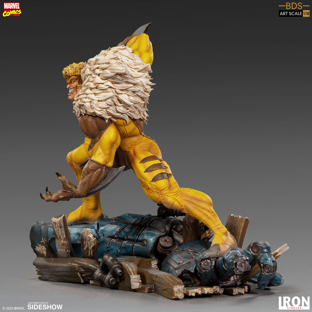 Sabretooth X-Men Statue