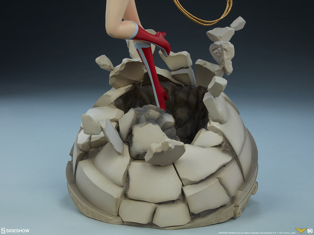 Wonder Woman DC Comics Animated Series Collection Statue by Sideshow Collectibles - Collectors Row Inc.