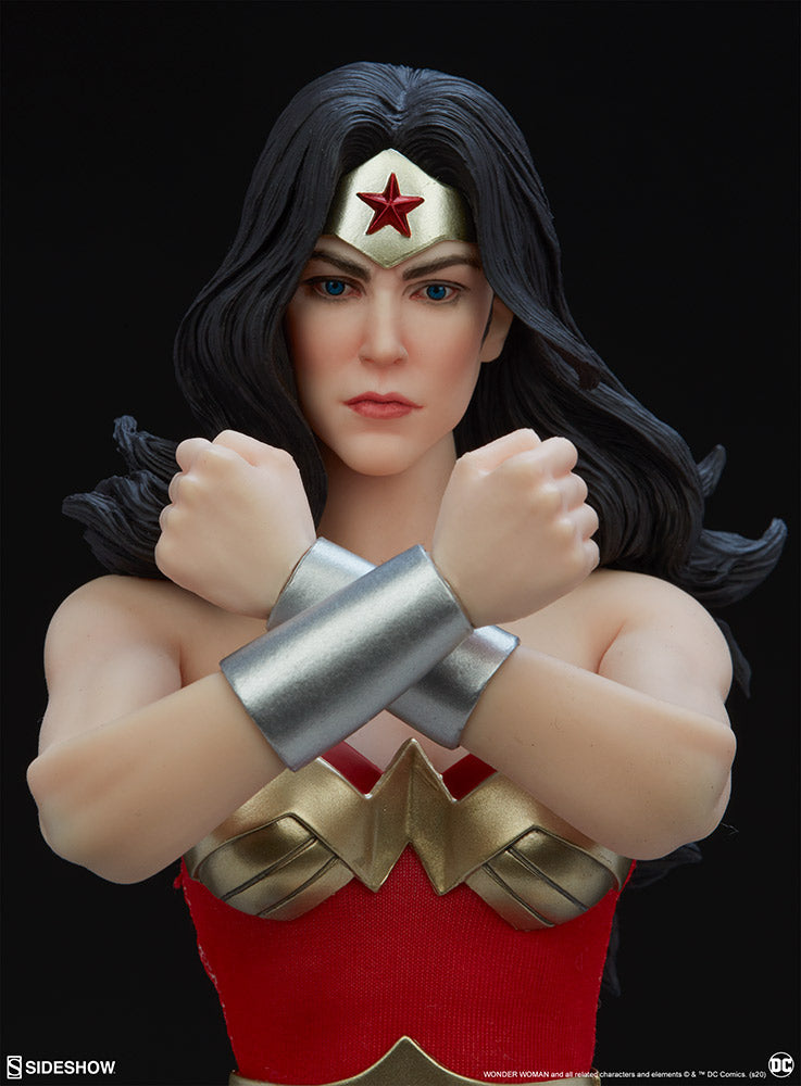 Wonder Woman Sixth Scale Figure - Collectors Row Inc.
