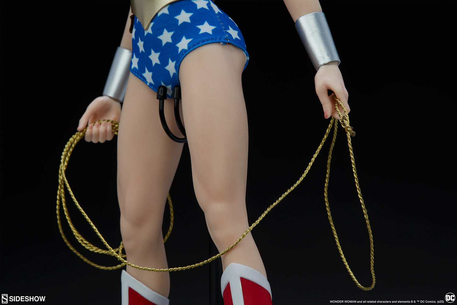 Wonder Woman Sixth Scale Figure - Collectors Row Inc.